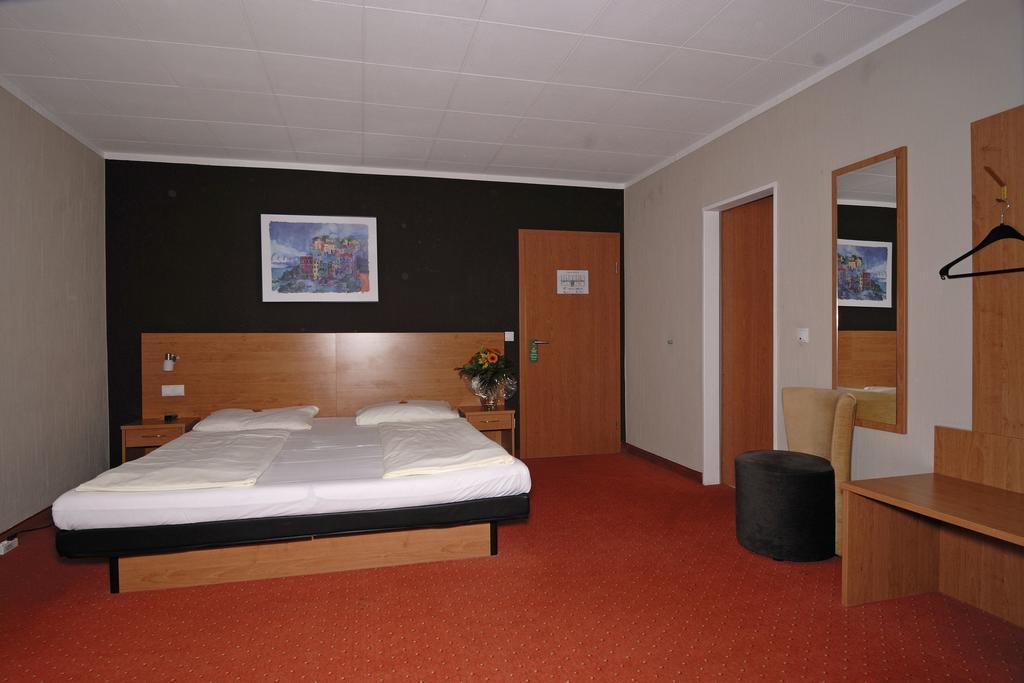 Hotel Schlangenbader Hof Quarto foto