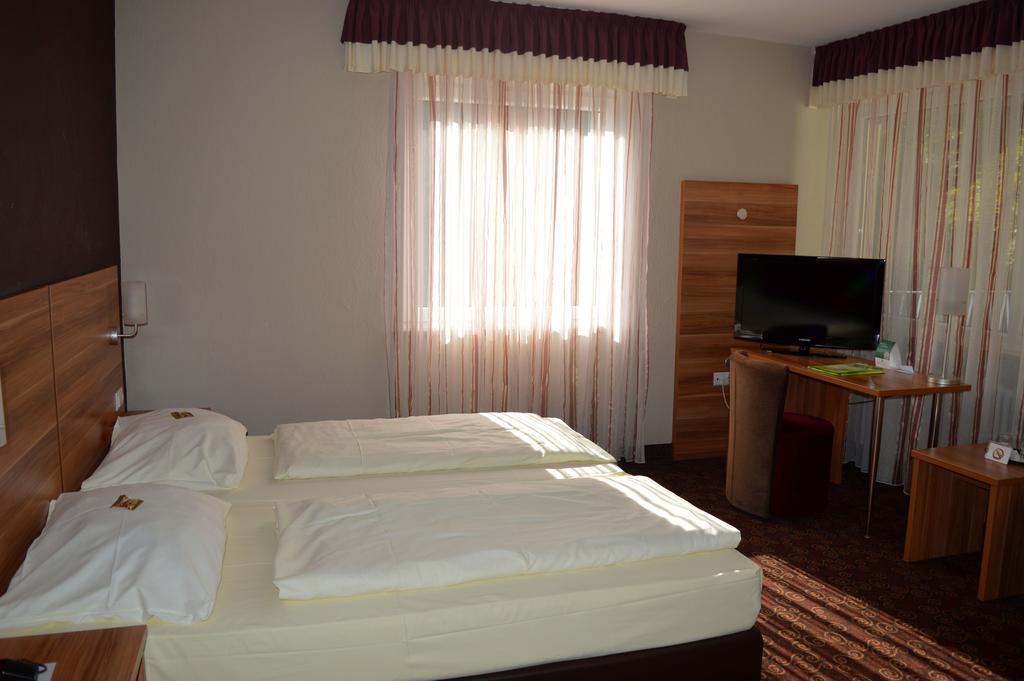 Hotel Schlangenbader Hof Quarto foto